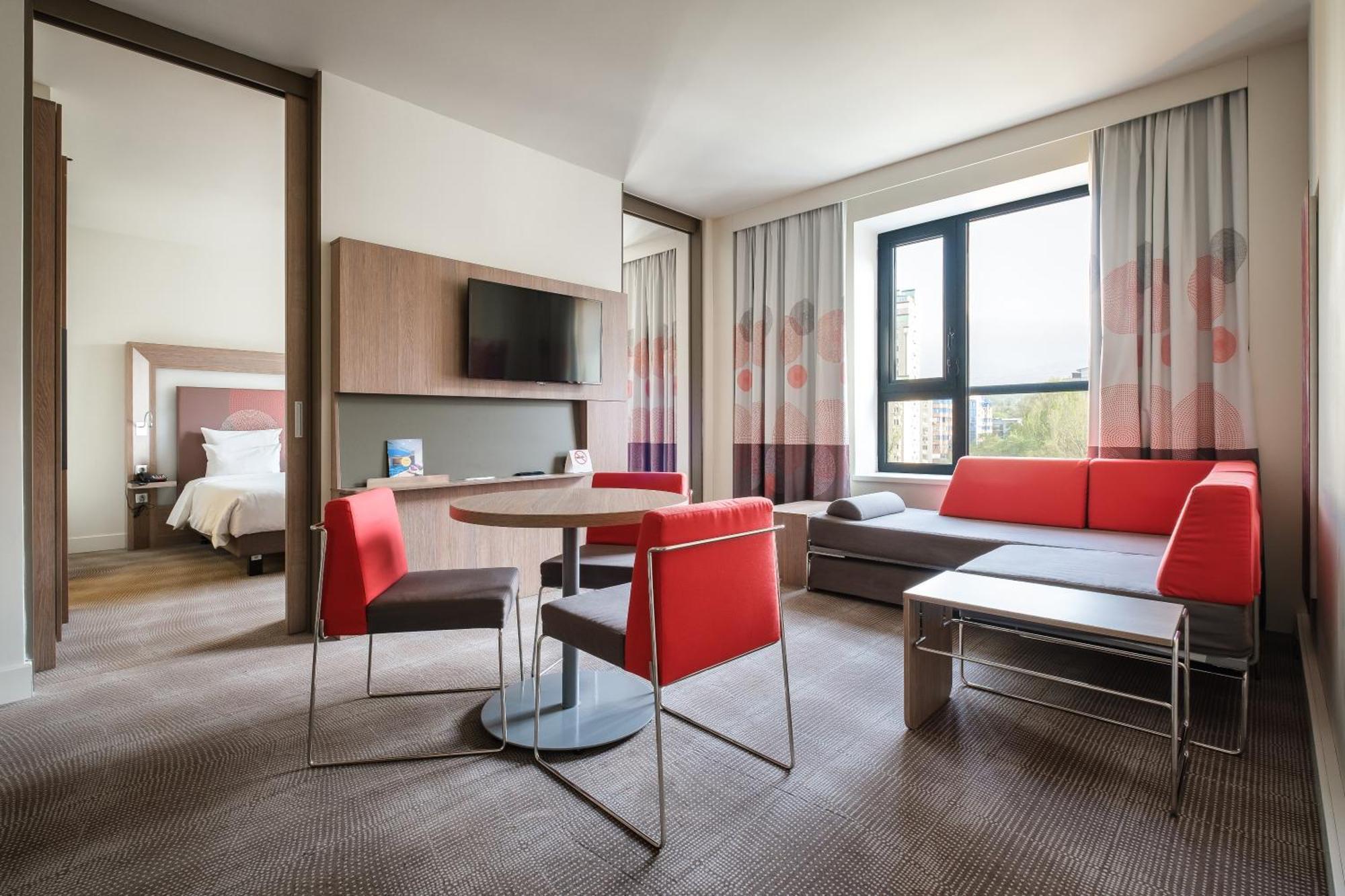Novotel Almaty City Center Eksteriør billede