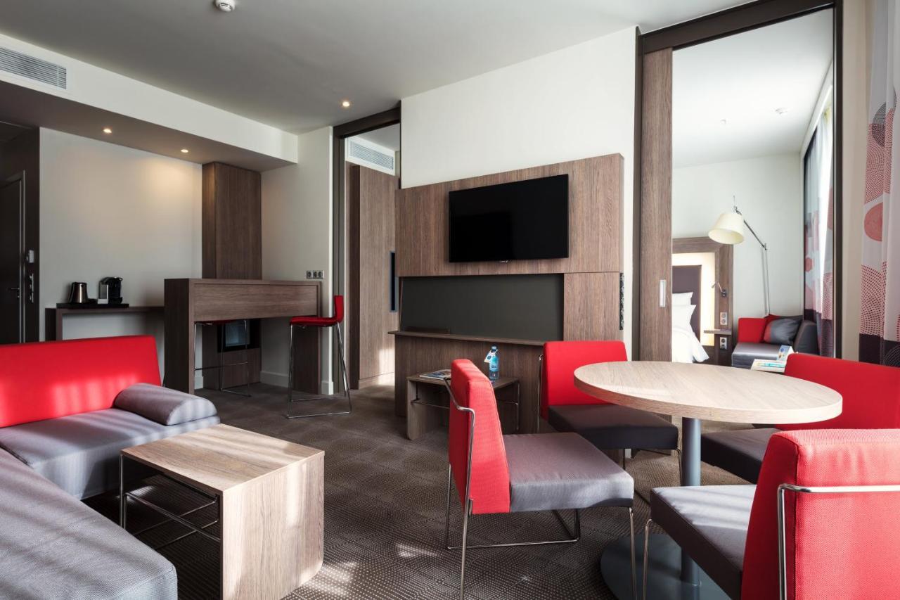 Novotel Almaty City Center Eksteriør billede
