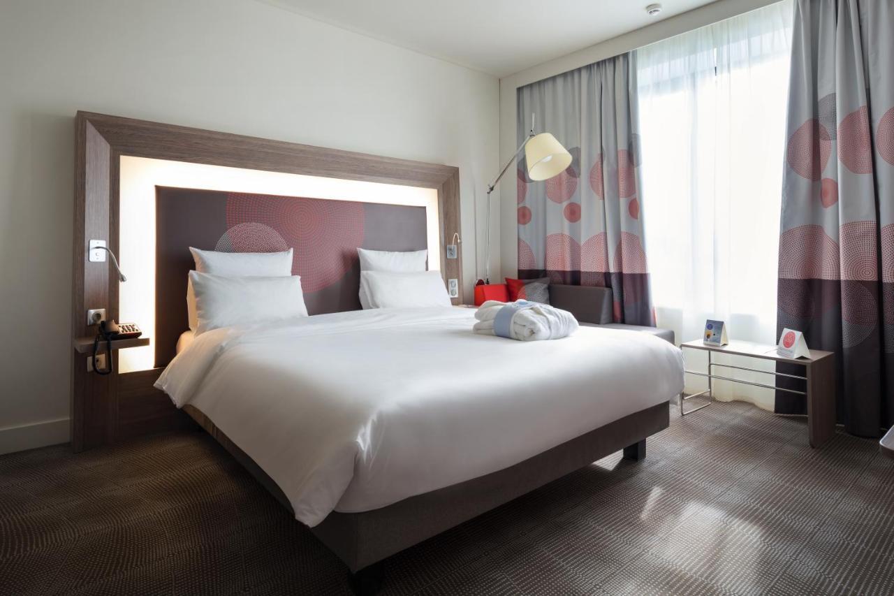 Novotel Almaty City Center Eksteriør billede